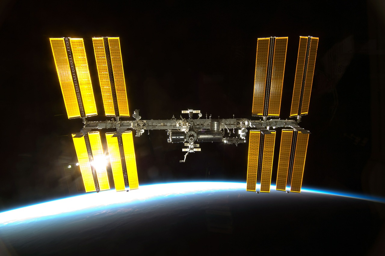 iss international space station astronaut free photo