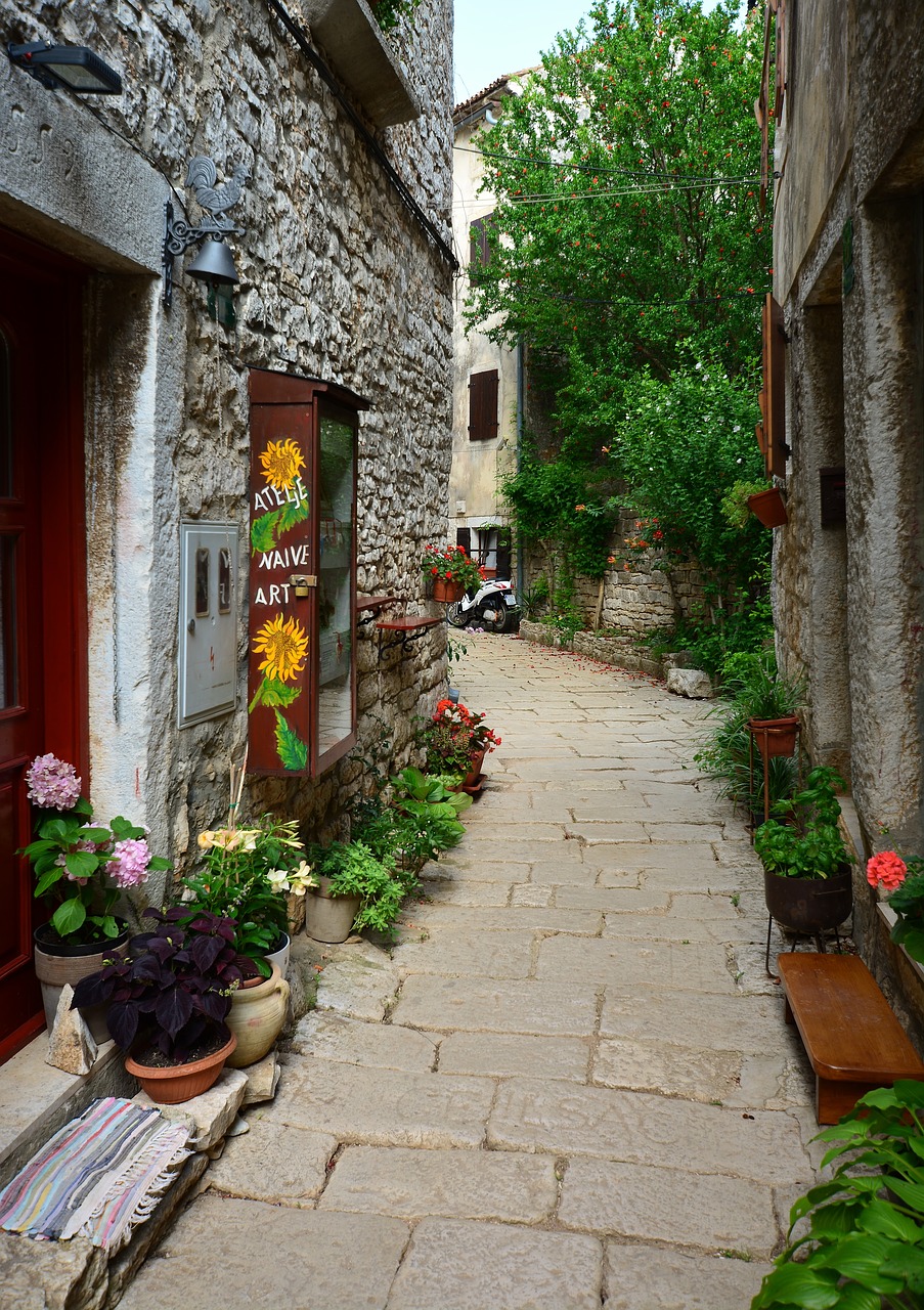 istria  historic center  alley free photo