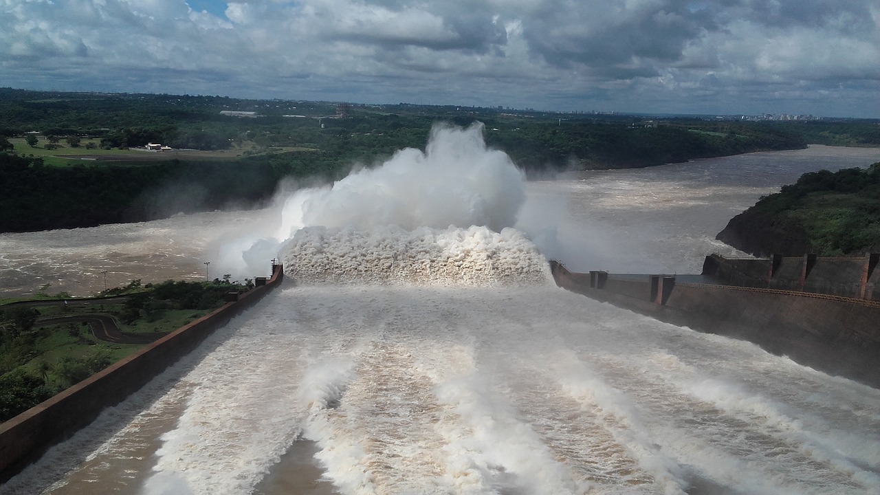 itaipu plant hydroelectric hydroelectric power plant free photo