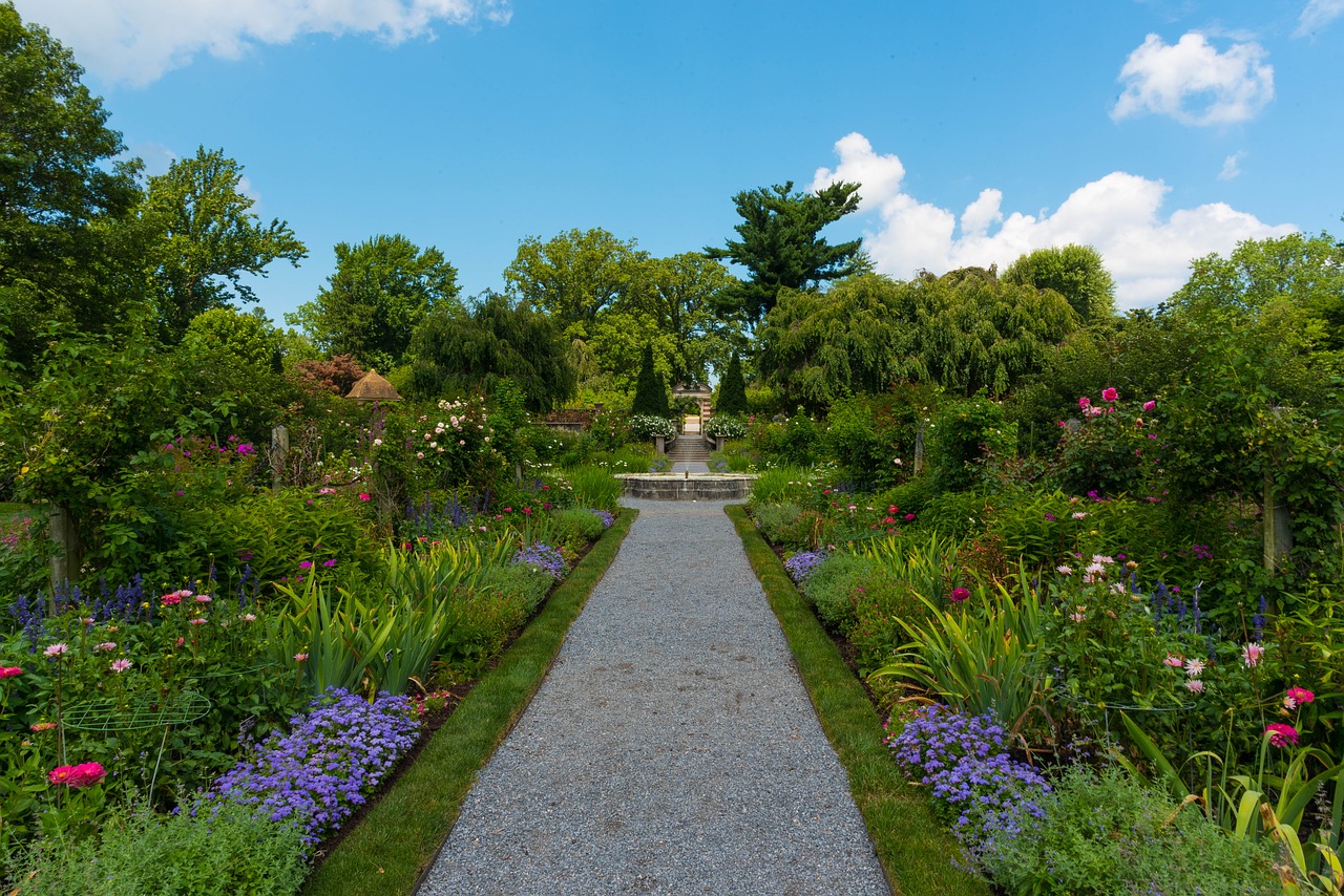 italian gardens  path  summer free photo