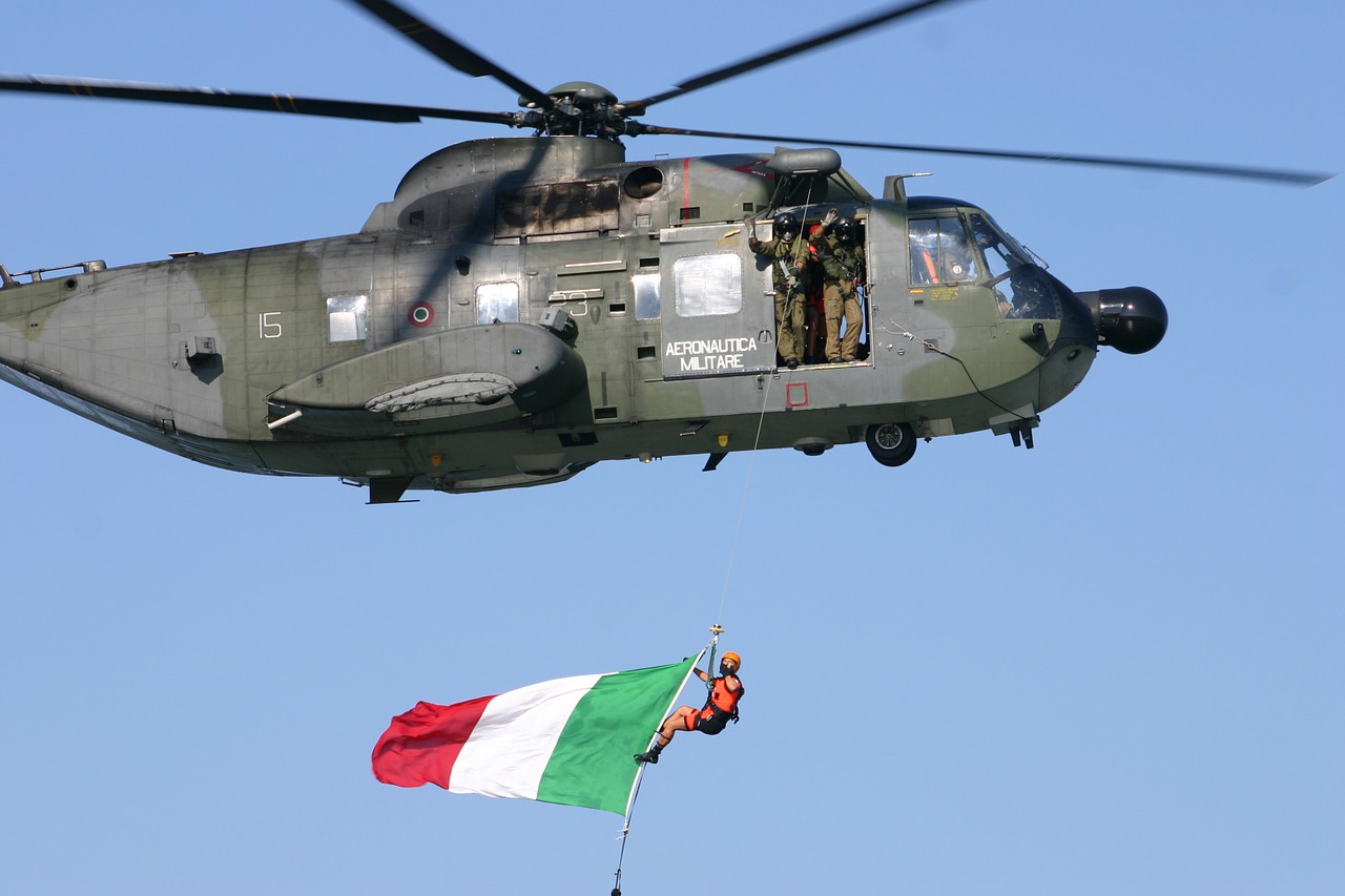 italians military flag free photo