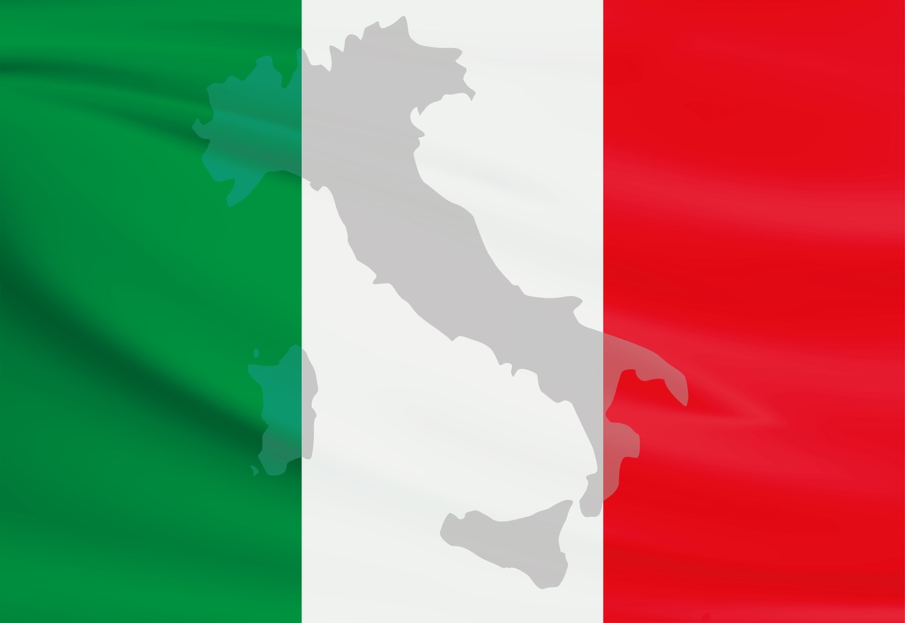 italy flag banner free photo