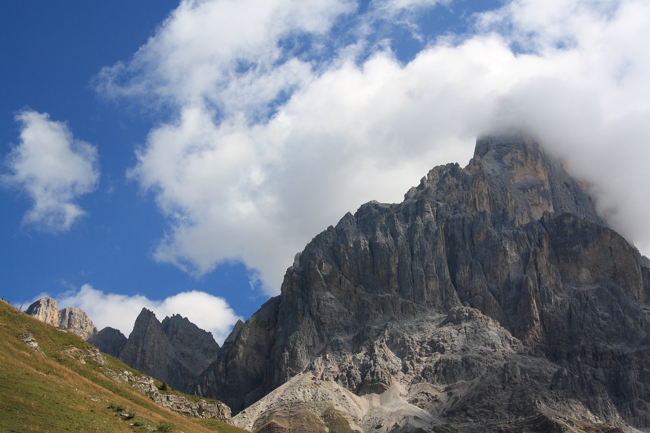 italy mountains clouds free photo
