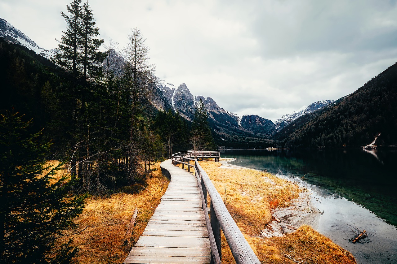 italy lake water free photo