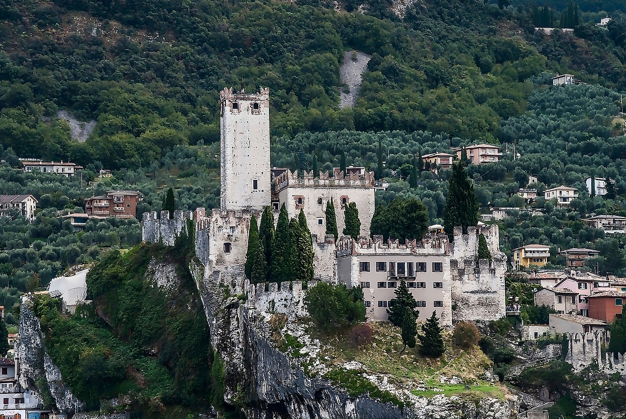 italy garda malcesine free photo