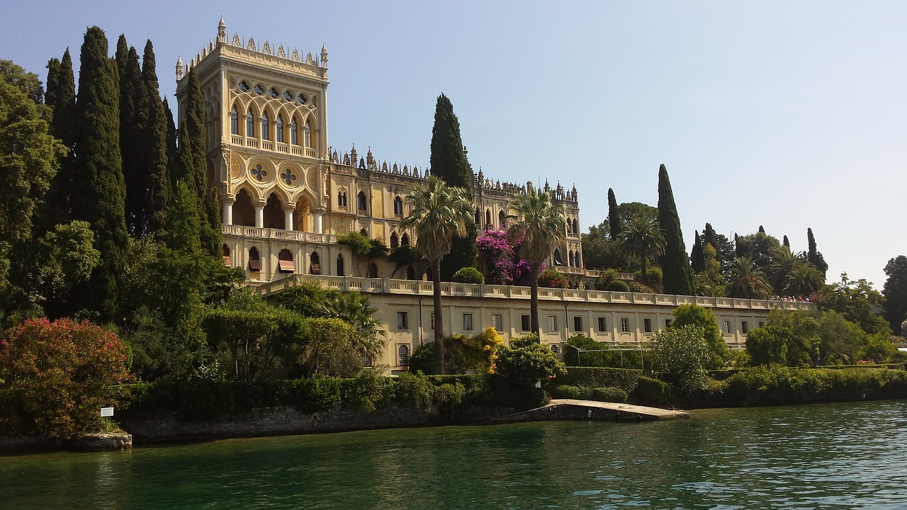 italy castle lake garda free photo