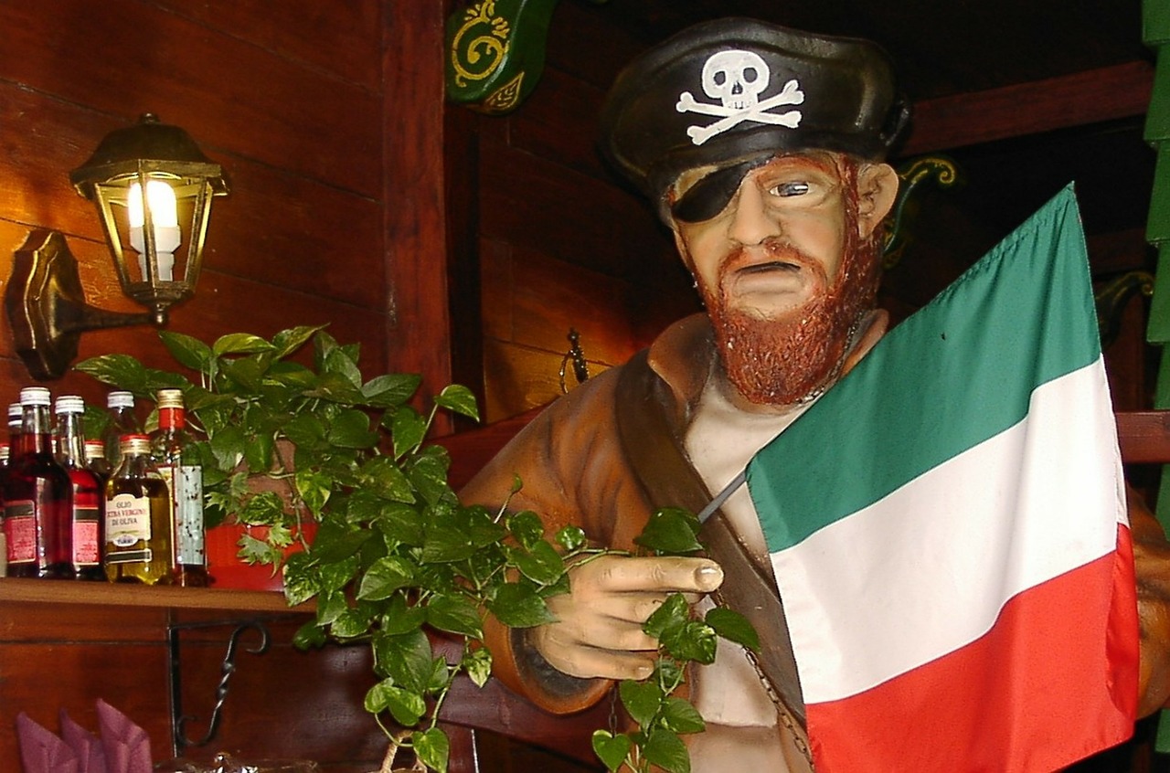 italy pirate sculpture free photo