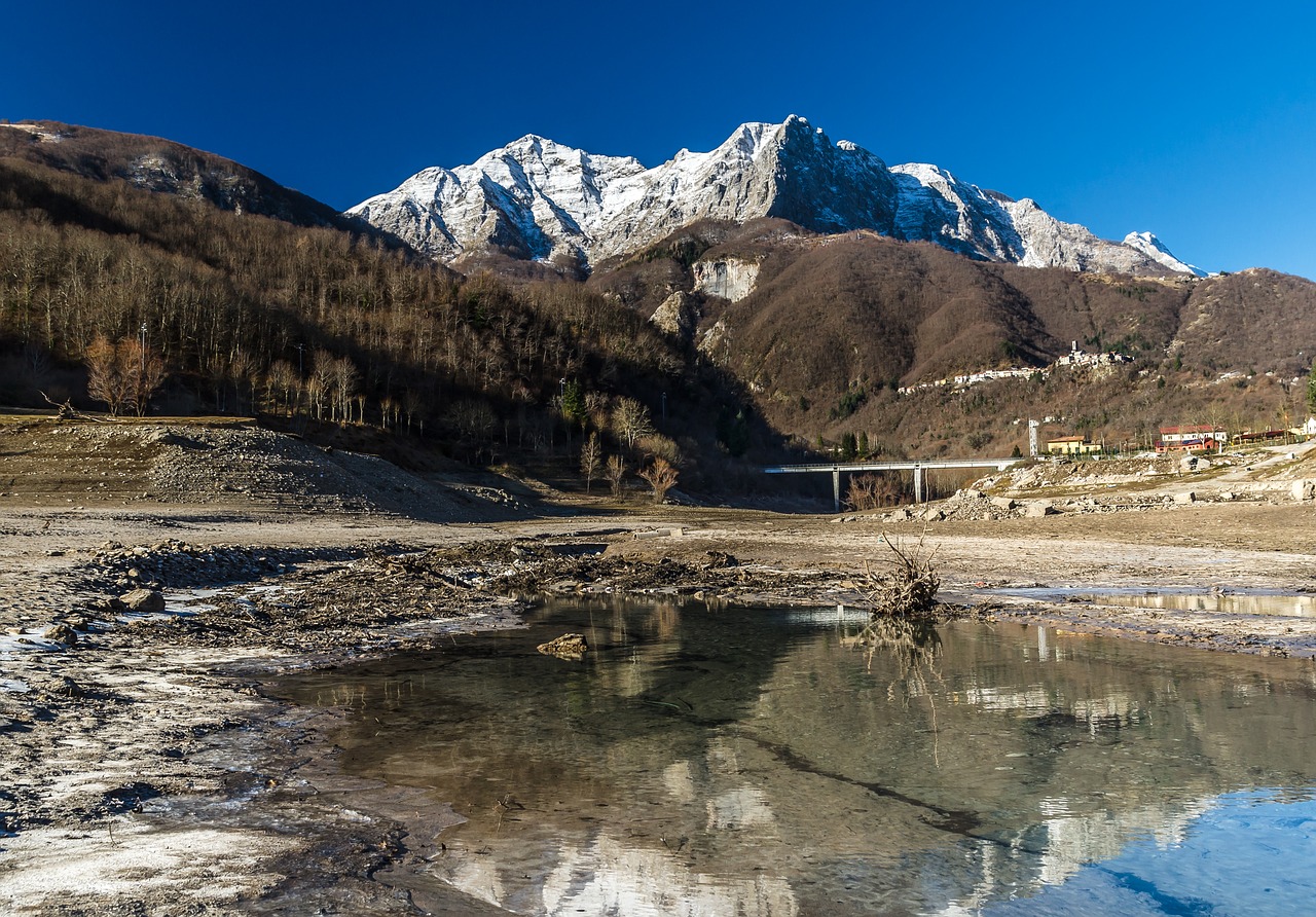 italy tuscany the lake of vagli free photo