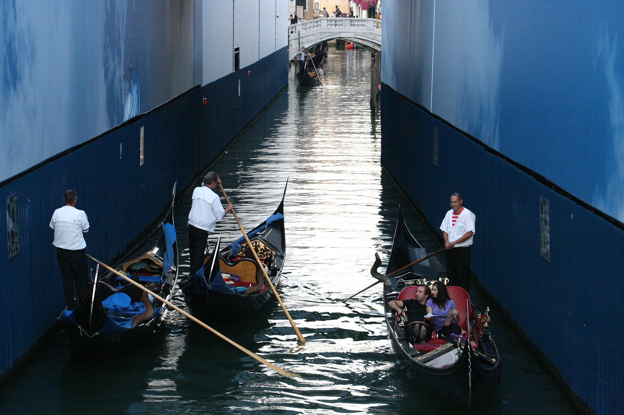 italy venezia gondola free photo