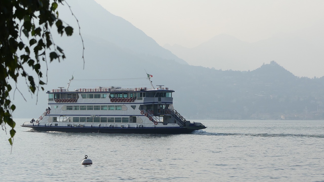 italy lake como varenna free photo