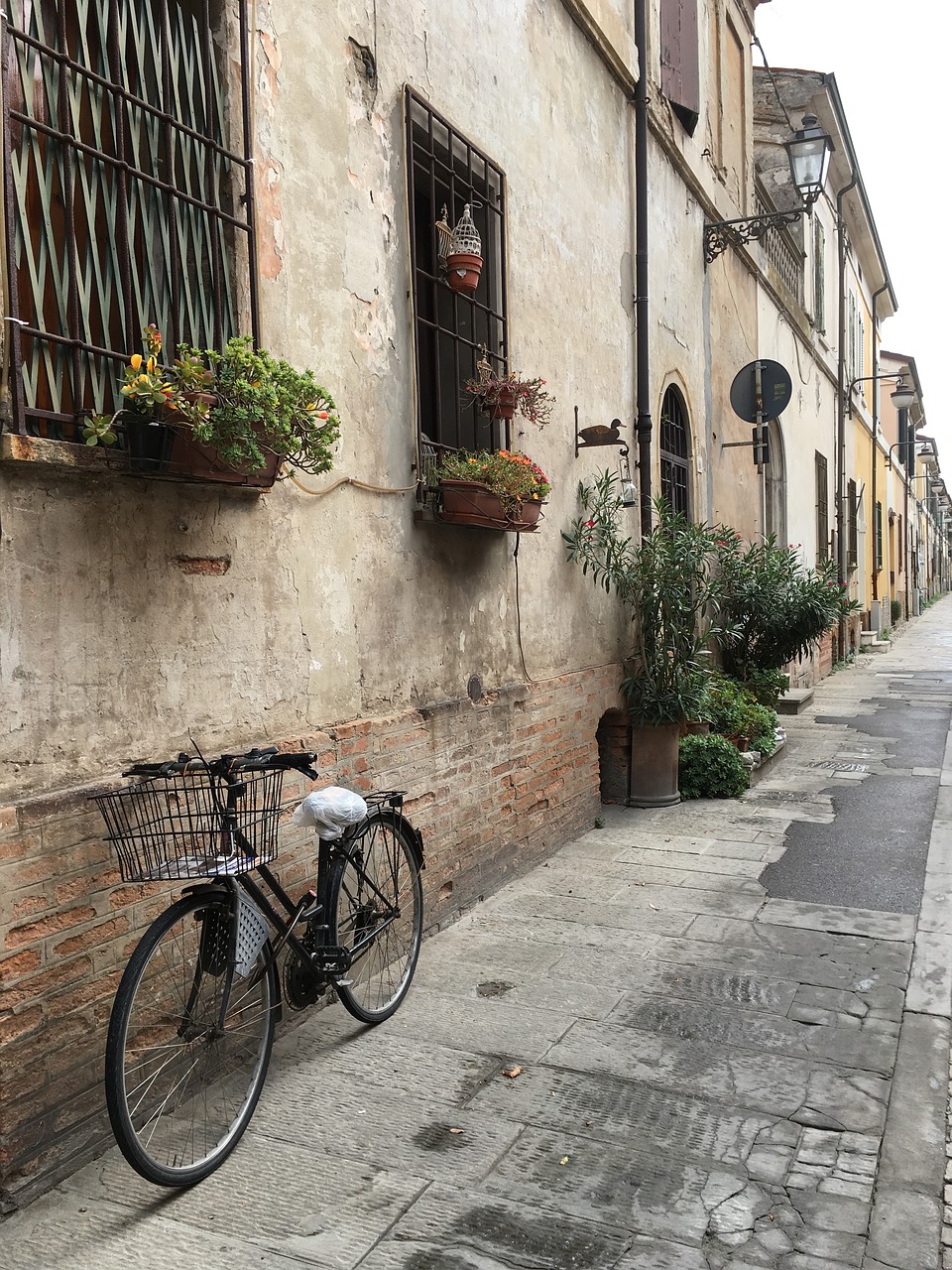 italy bike street free photo