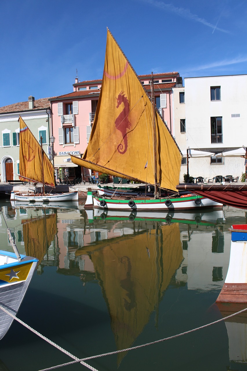 italy emilia-romagna centre free photo