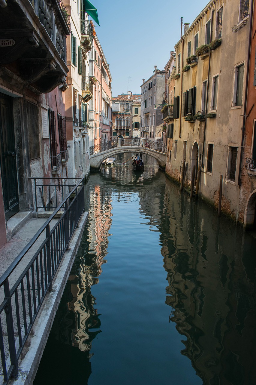 italy gondola canal free photo