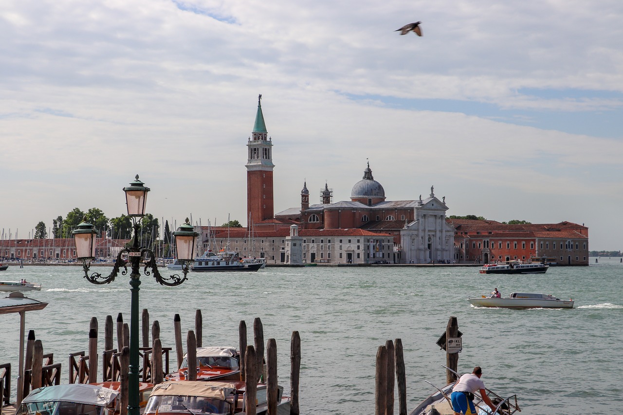 italy  venice  channel free photo