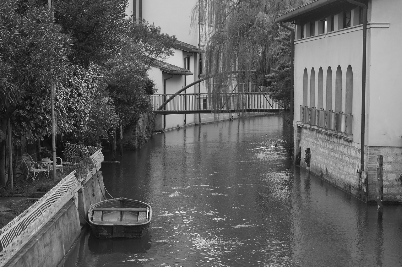 italy  boat  romantic free photo