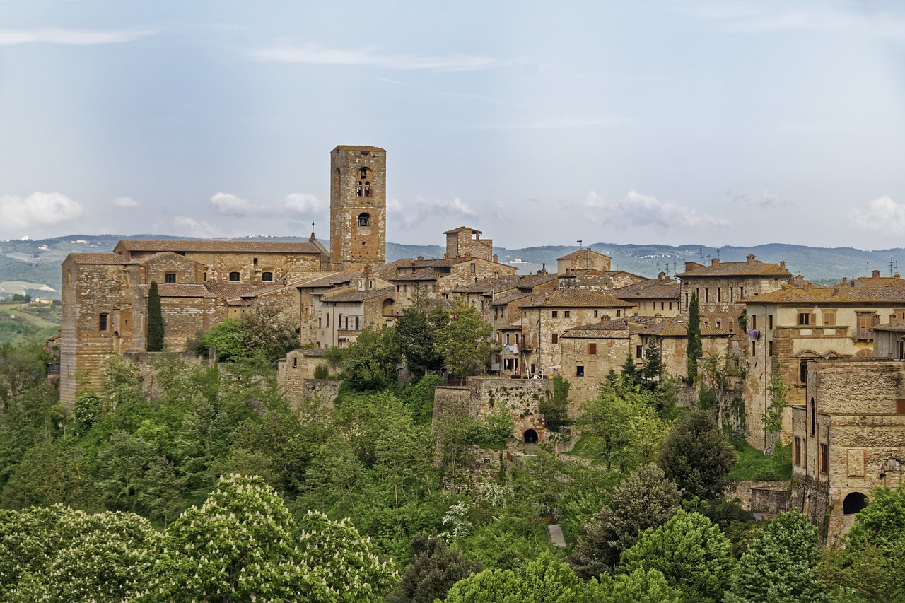 italy  tuscany  colle di val d'elsa free photo