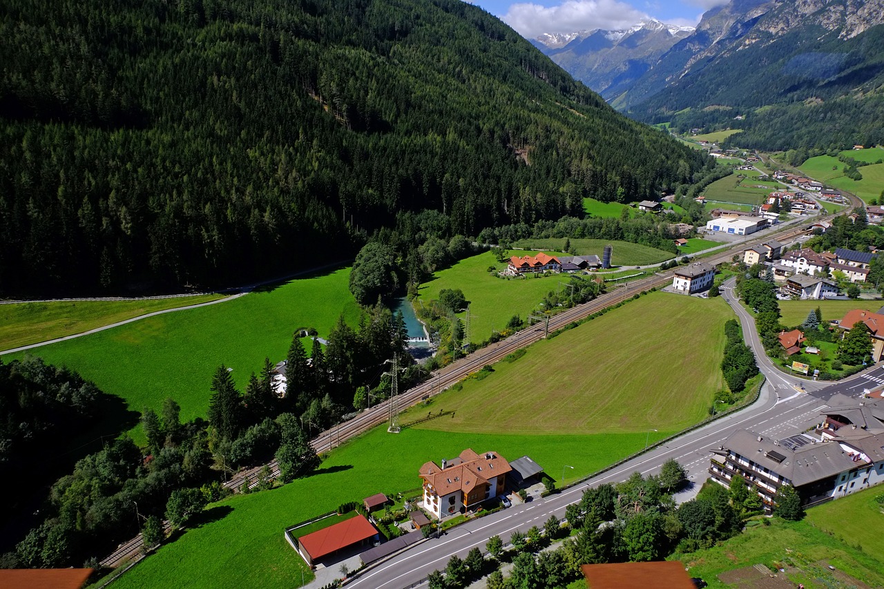 italy  landscape  mountains free photo