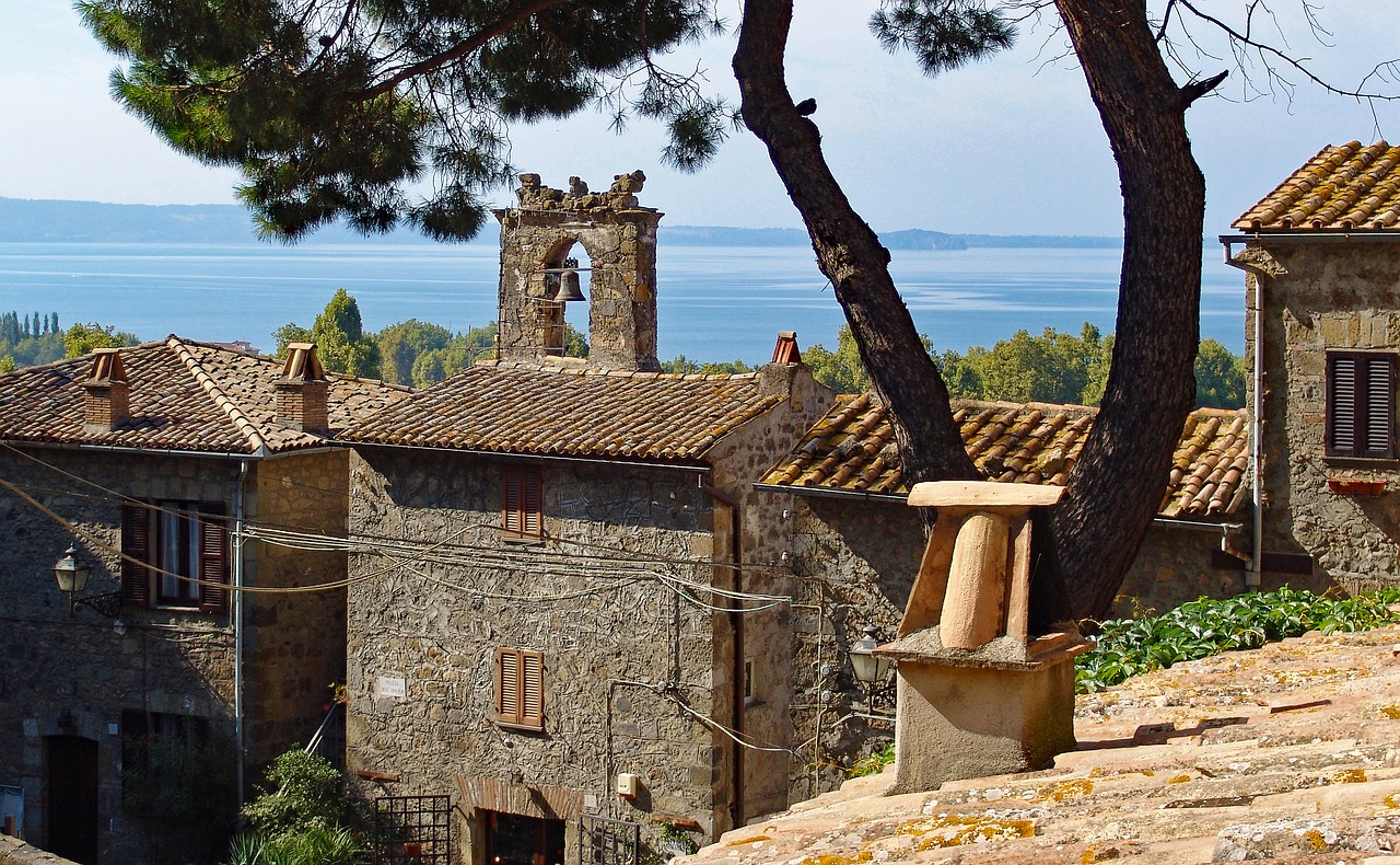 italy  bolsena  lake free photo