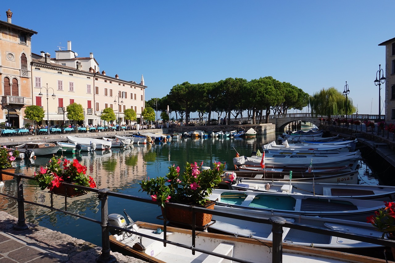 italy  boats  city free photo