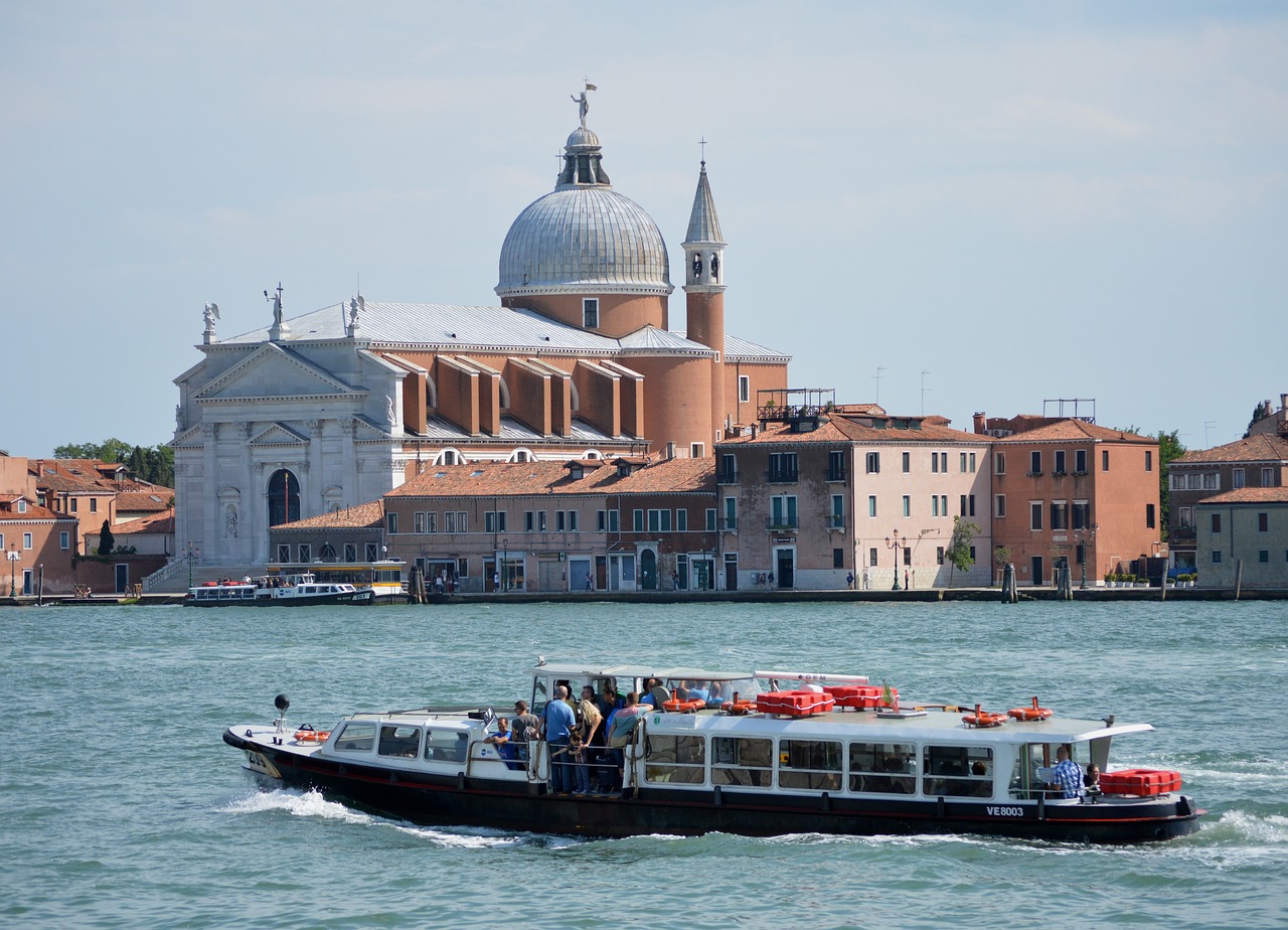 italy  europe  boat free photo