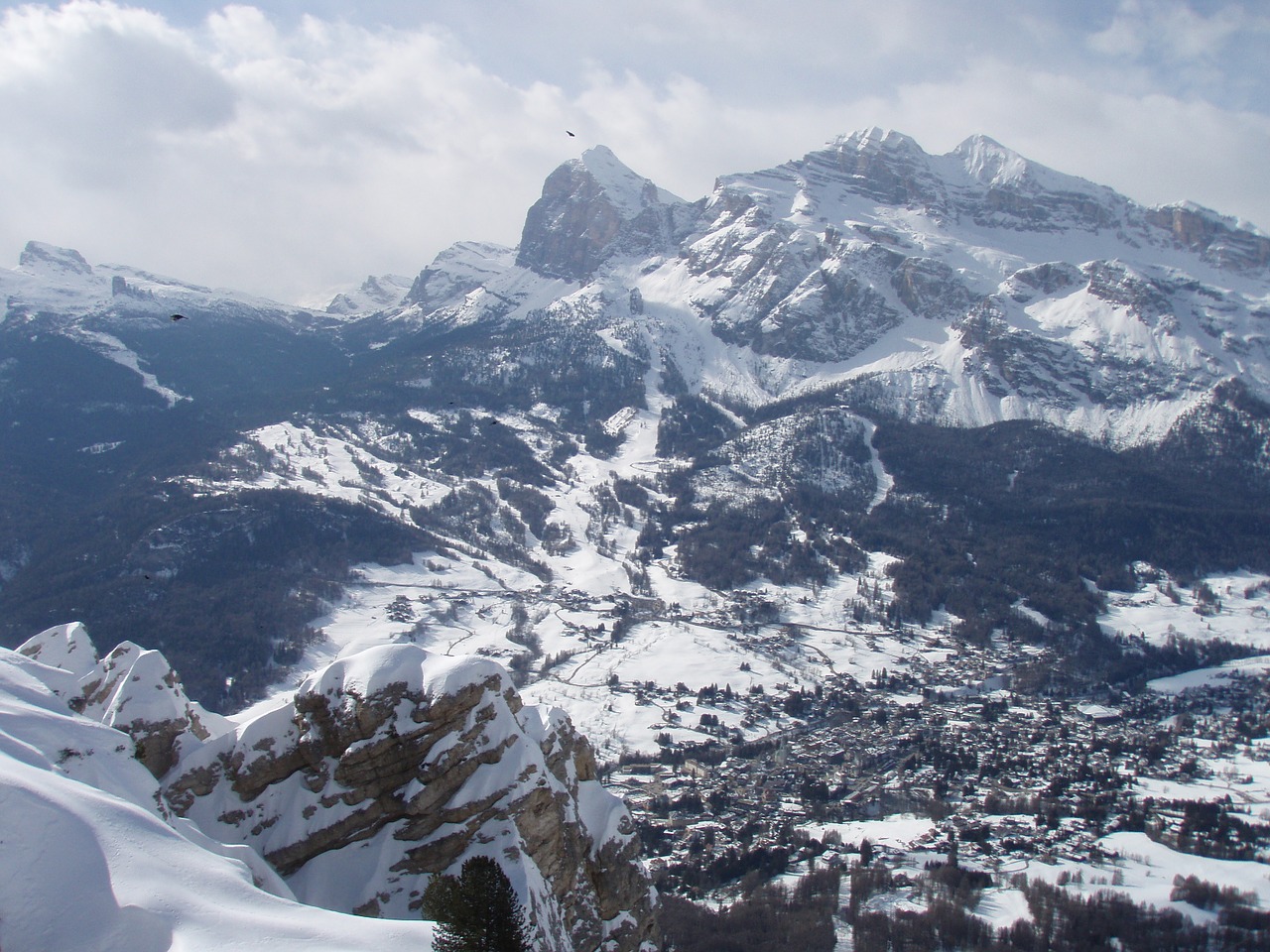 italy dolomites snow free photo