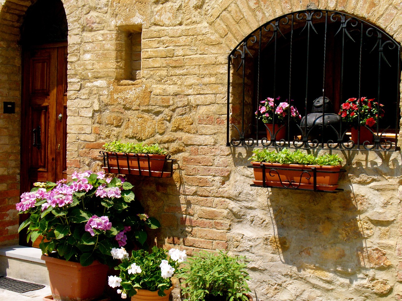 italy flowers window free photo