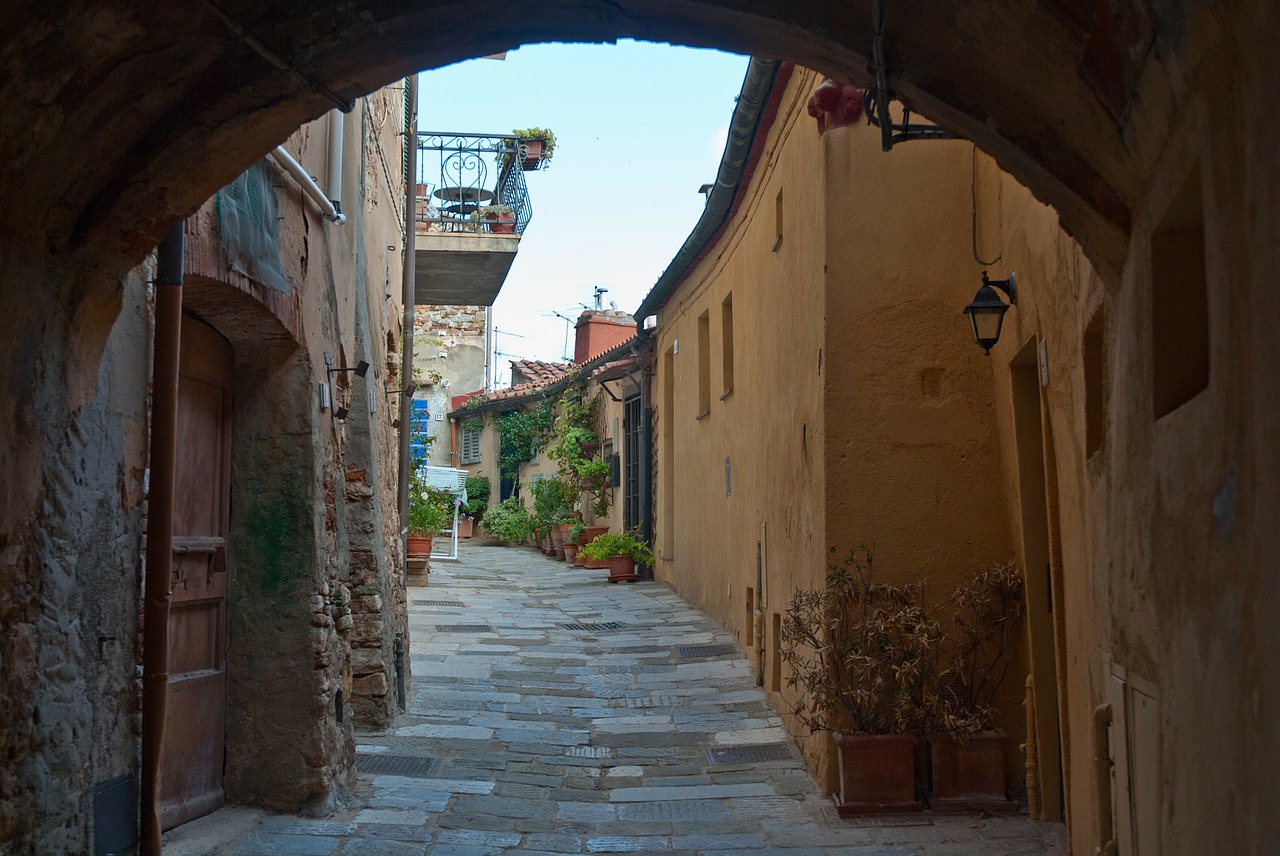 italy town alley free photo