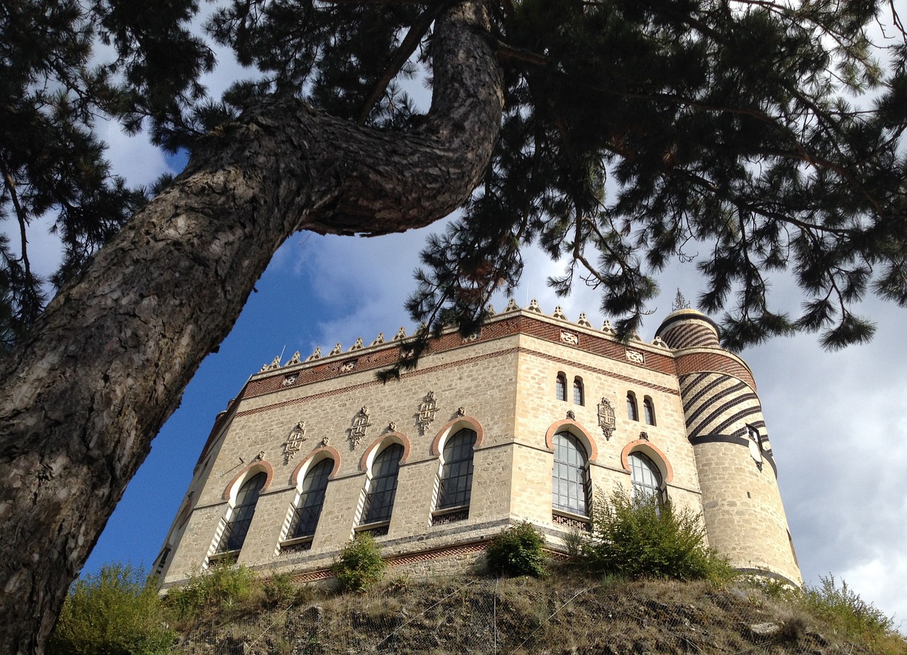 italy mattei castle rocchetta mattei free photo