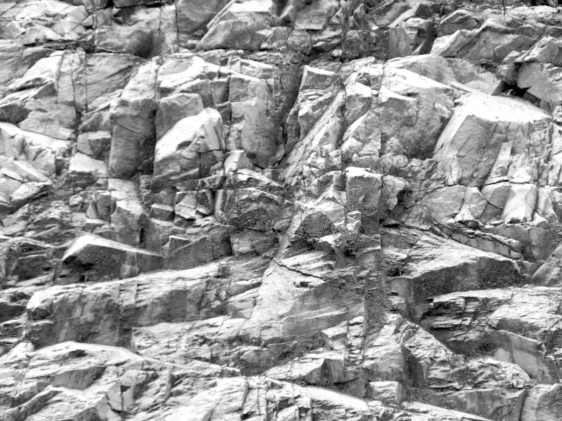 cliff climbing dangerous free photo