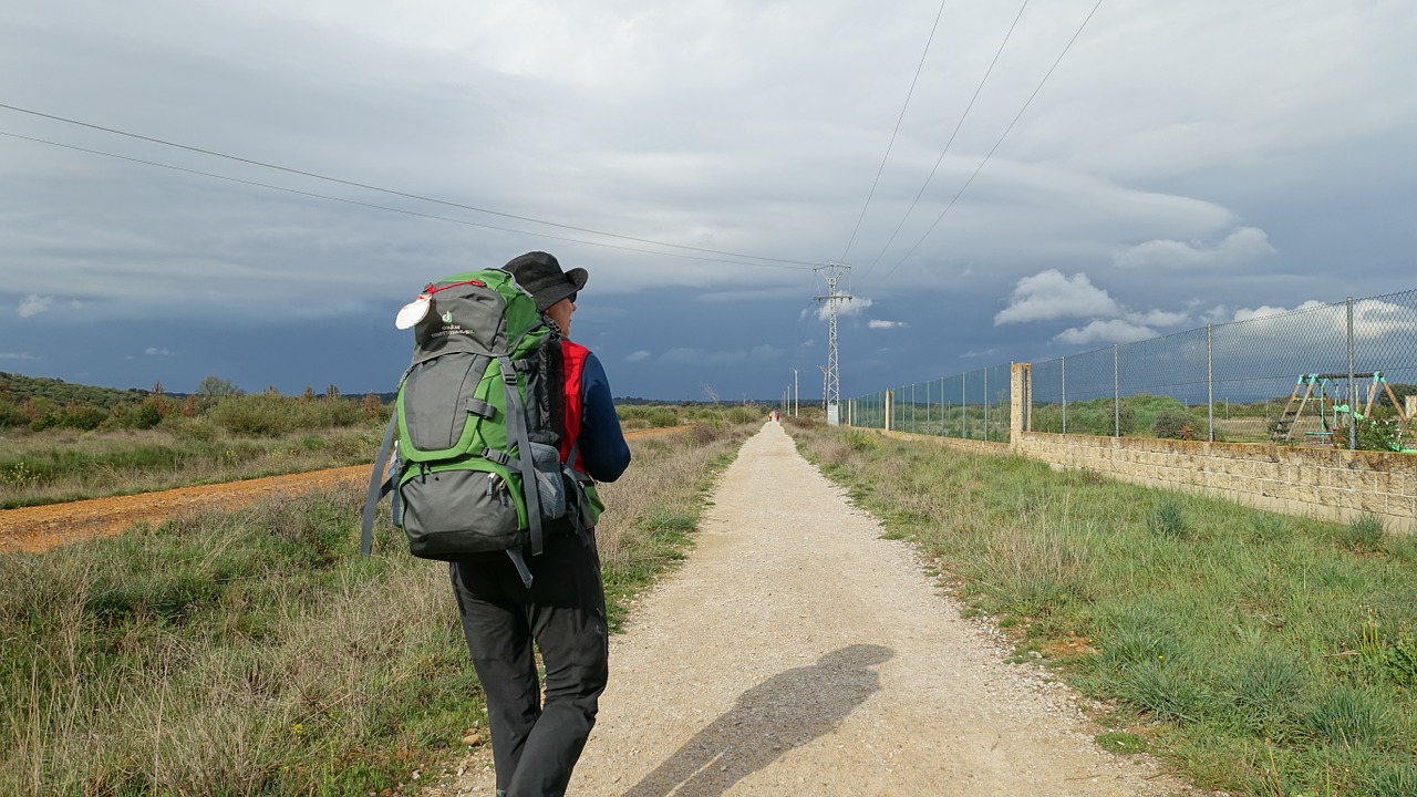 jakobsweg pilgrim pilgrimage free photo