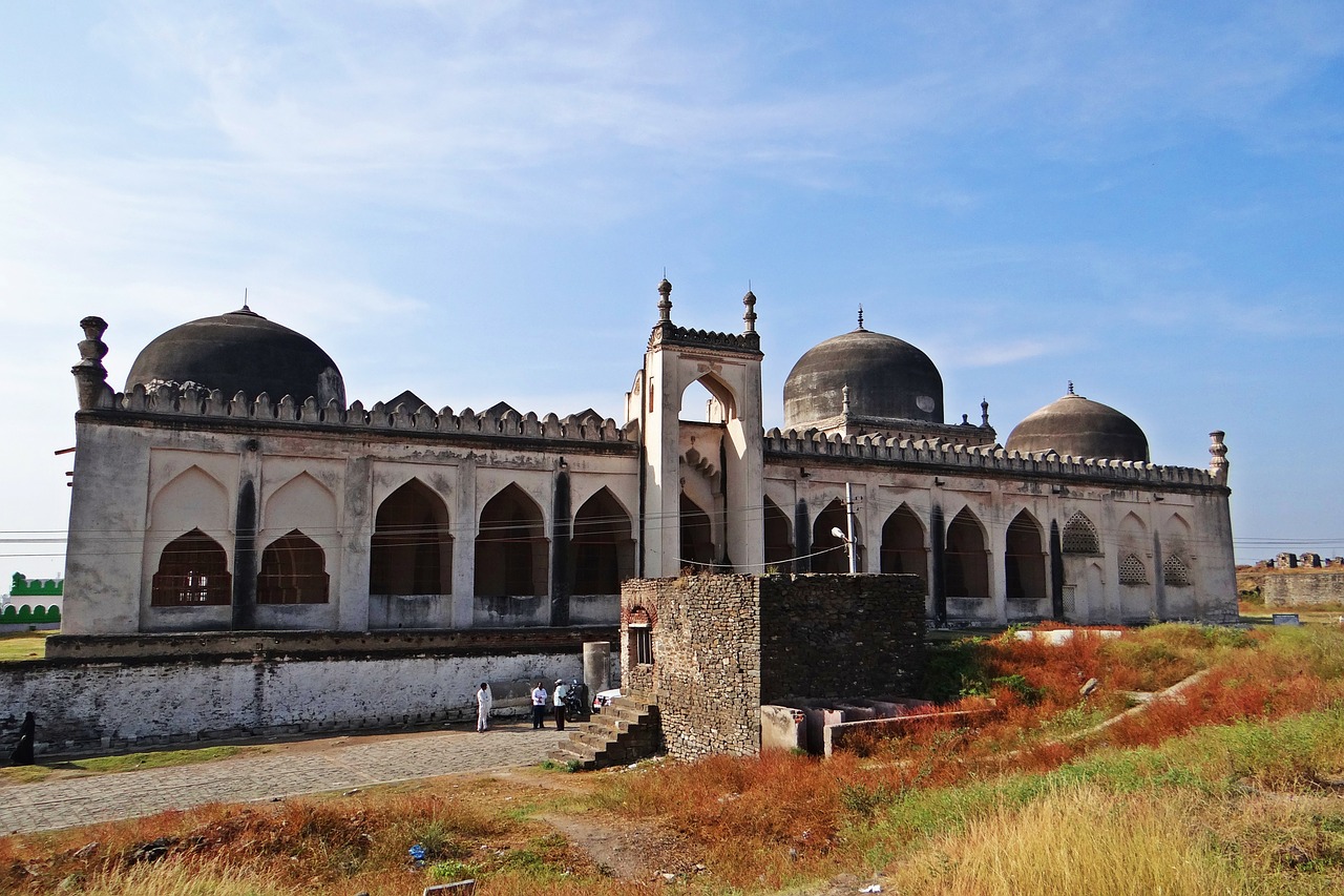 jama masjid gulbarga fort bahmani dynasty free photo