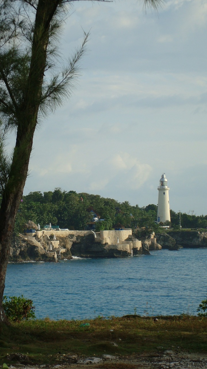 jamaica lighthouse ocean free photo