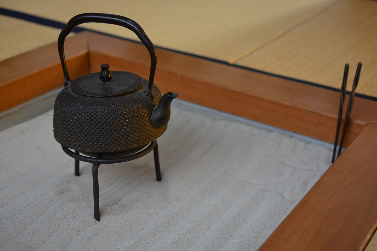 japan iron iron kettle free photo