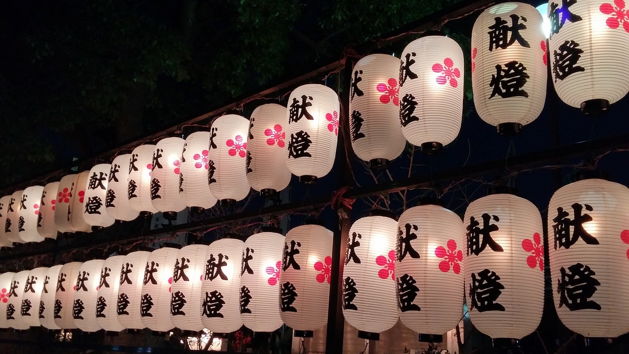 japan temple lamps free photo