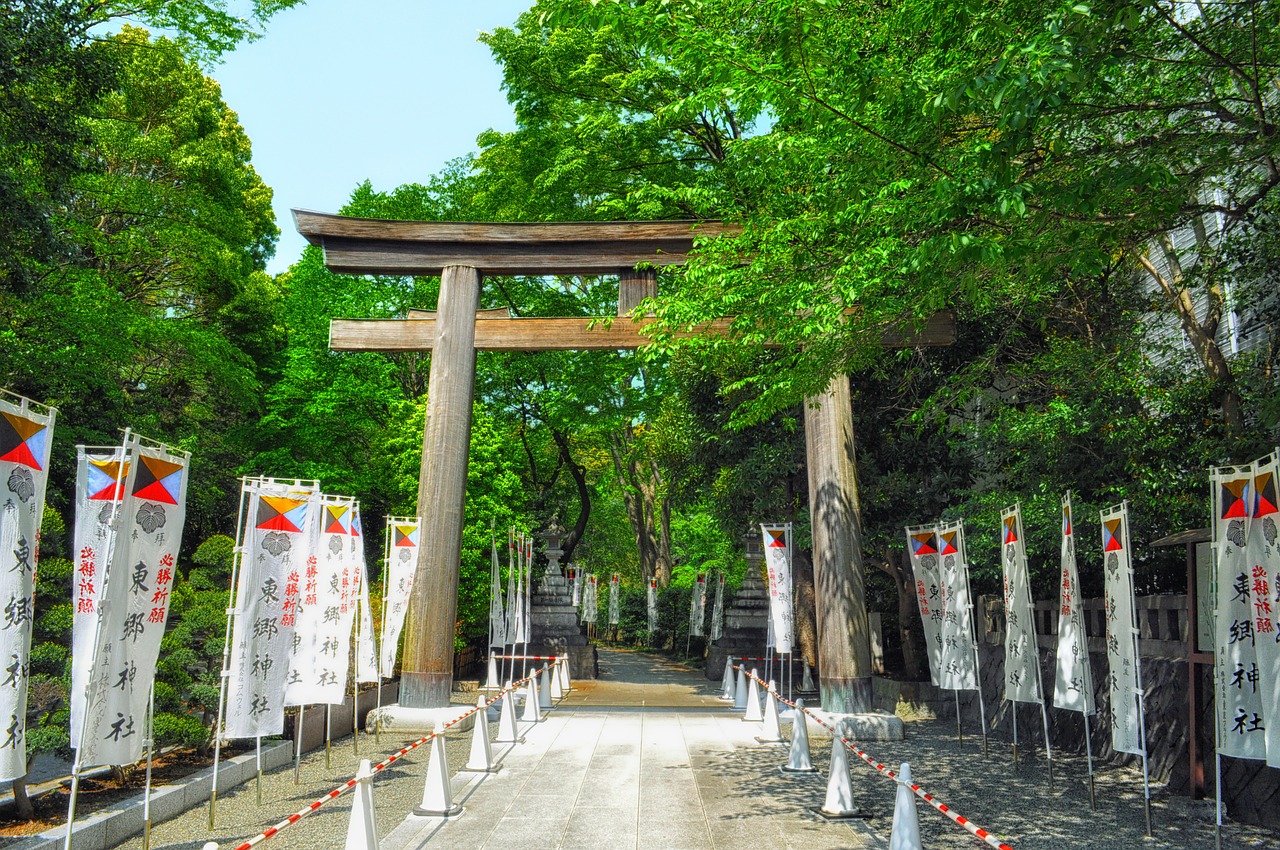 japan torii traditional gate flags free photo