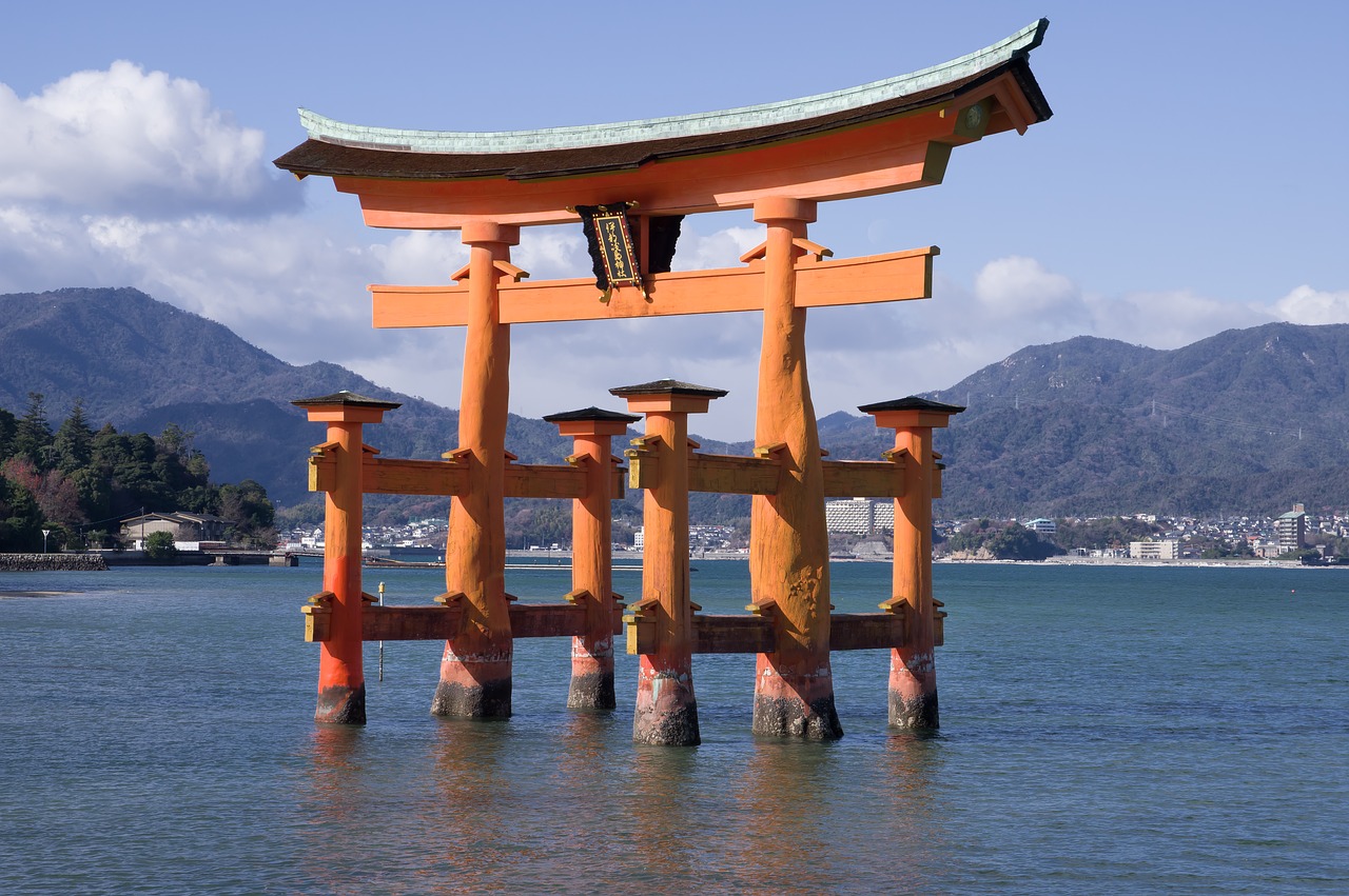japan  torii  miyajima free photo