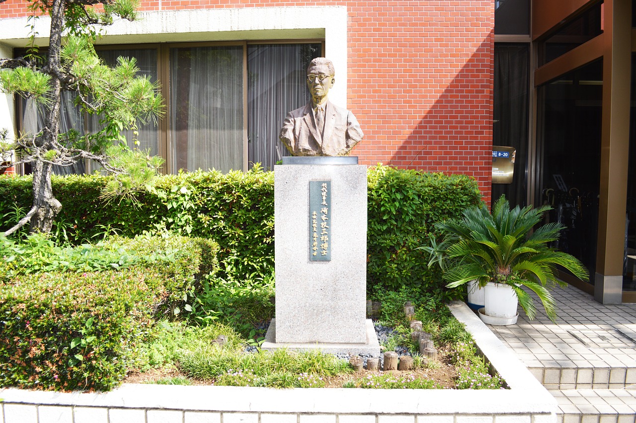 japan tokyo statue free photo