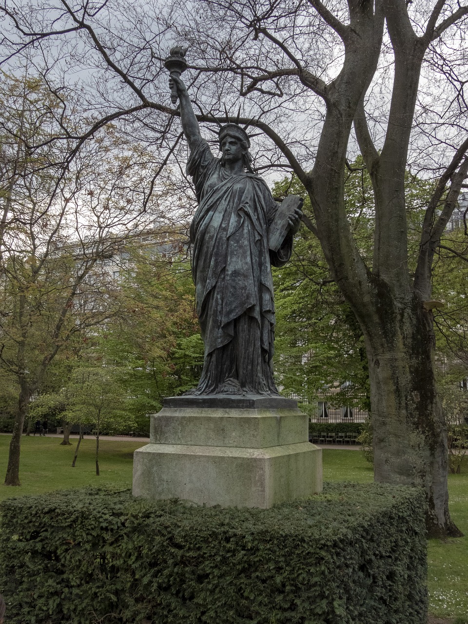 jardin du luxembourg  paris  monument free photo