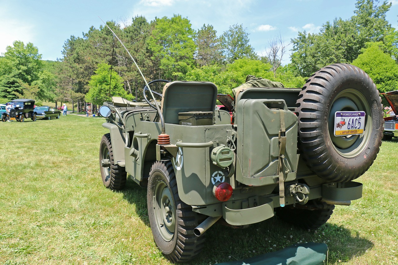 jeep military vehicle free photo