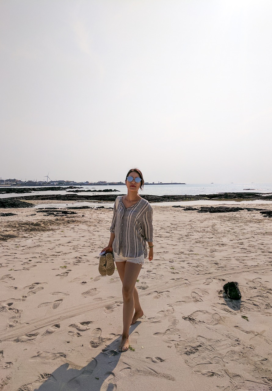 jeju beach women's free photo