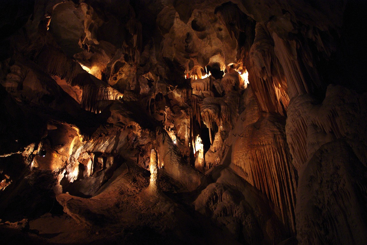 jenolan caves jenolan cave free photo