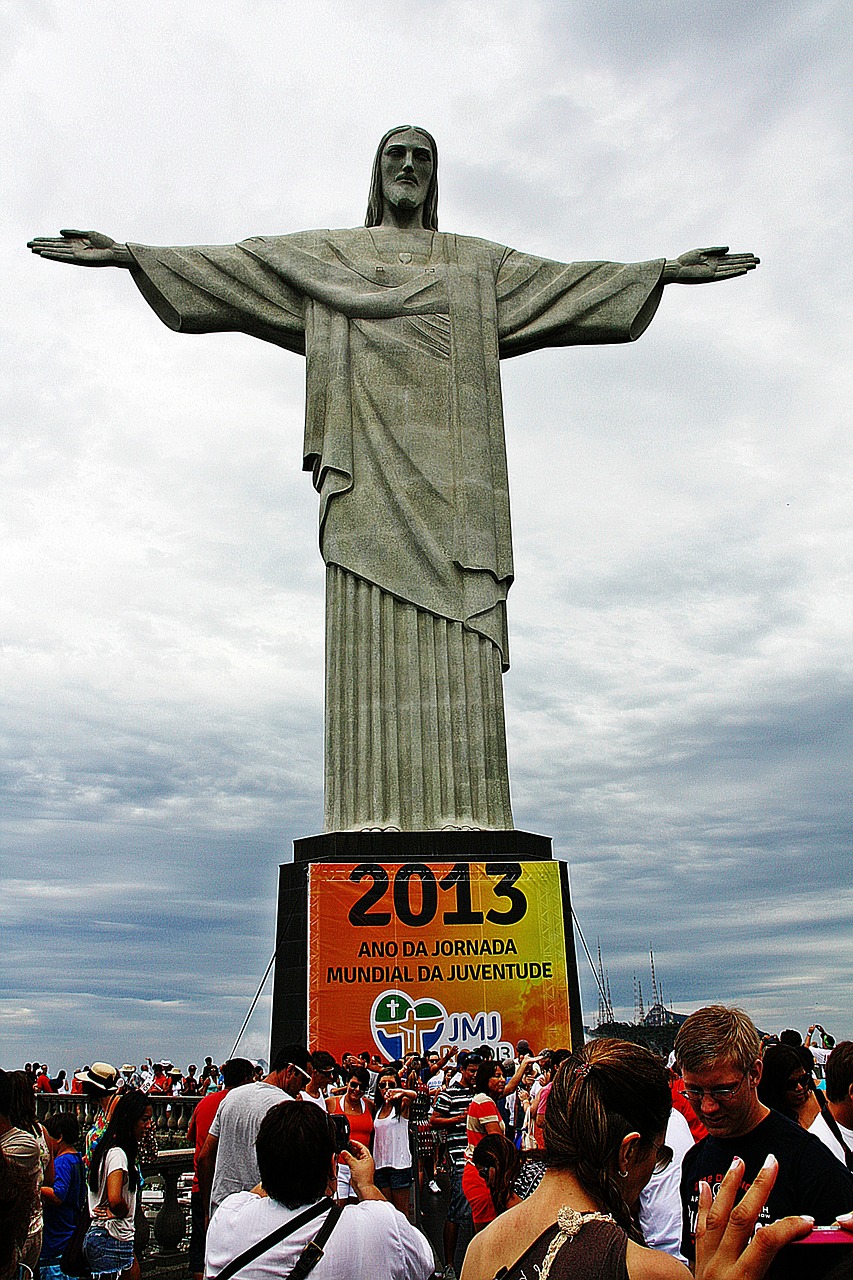 jesus statue monument free photo