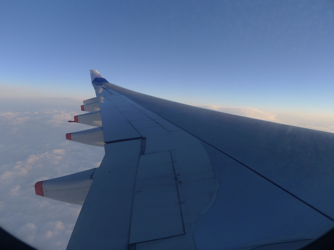 jet de go pocket clouds flight free photo