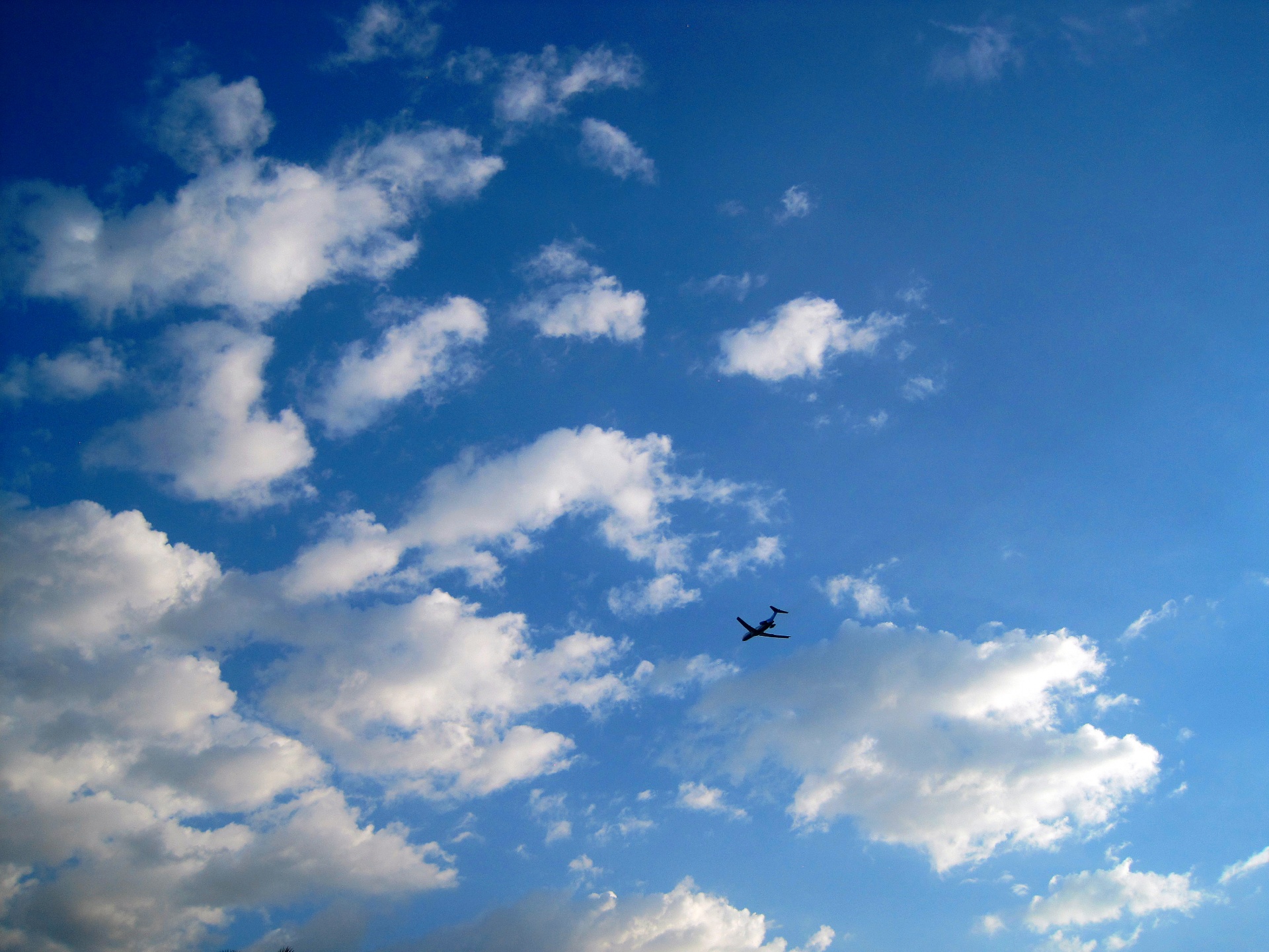 sky blue clouds free photo