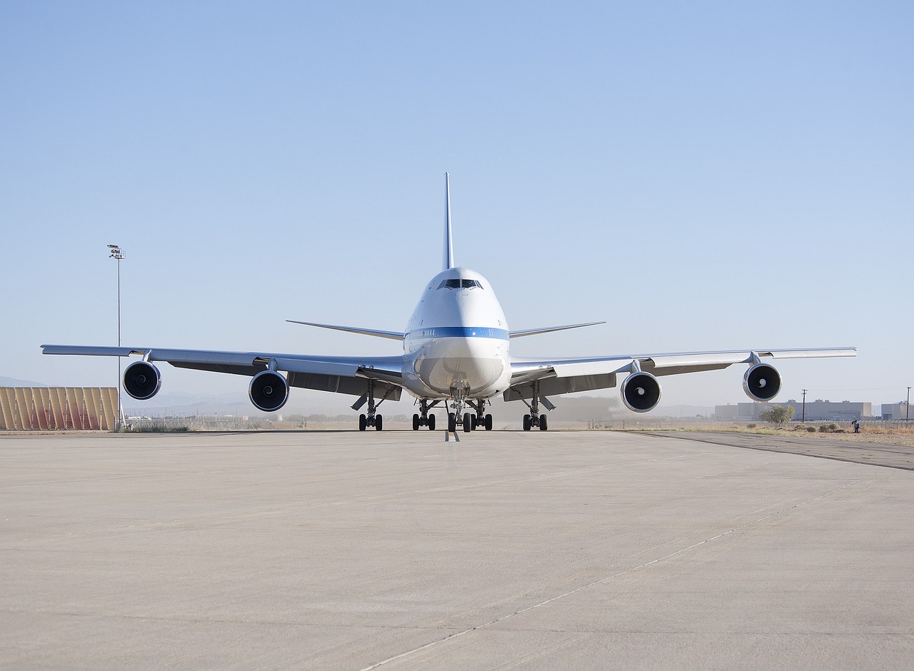 jetliner boeing 747sp modified free photo