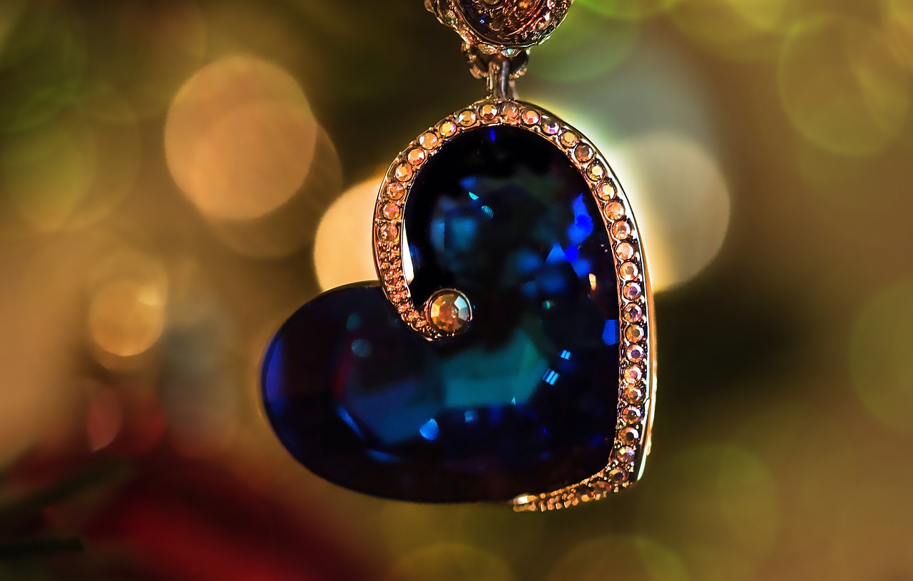 jewellery  heart  trailers free photo