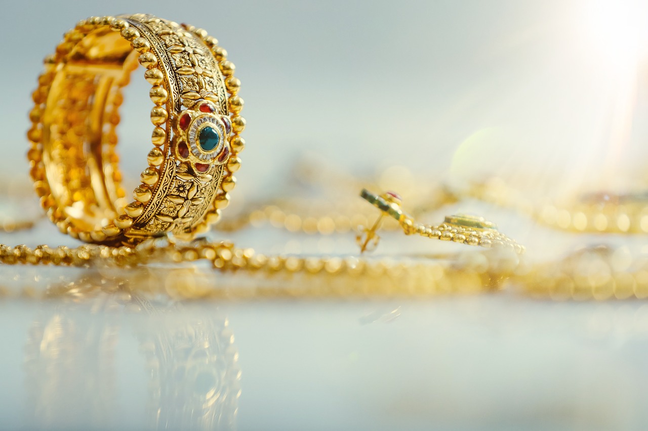 jewellery  gold  wedding free photo