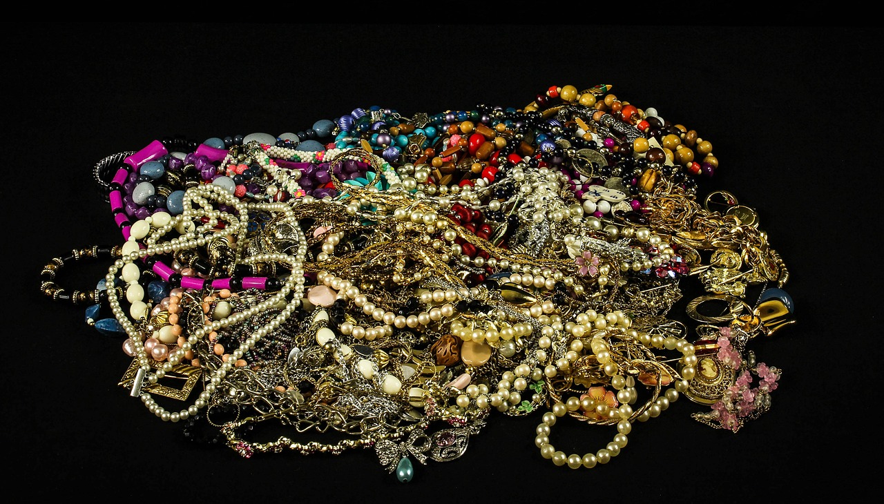 jewelry treasure pearls free photo