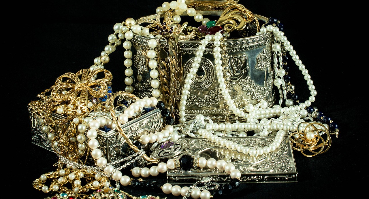 jewels jewelry necklace free photo