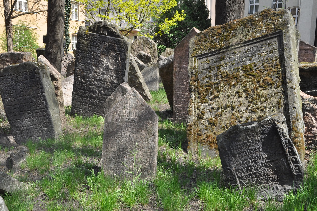 jewish cemetery  prague  old free photo